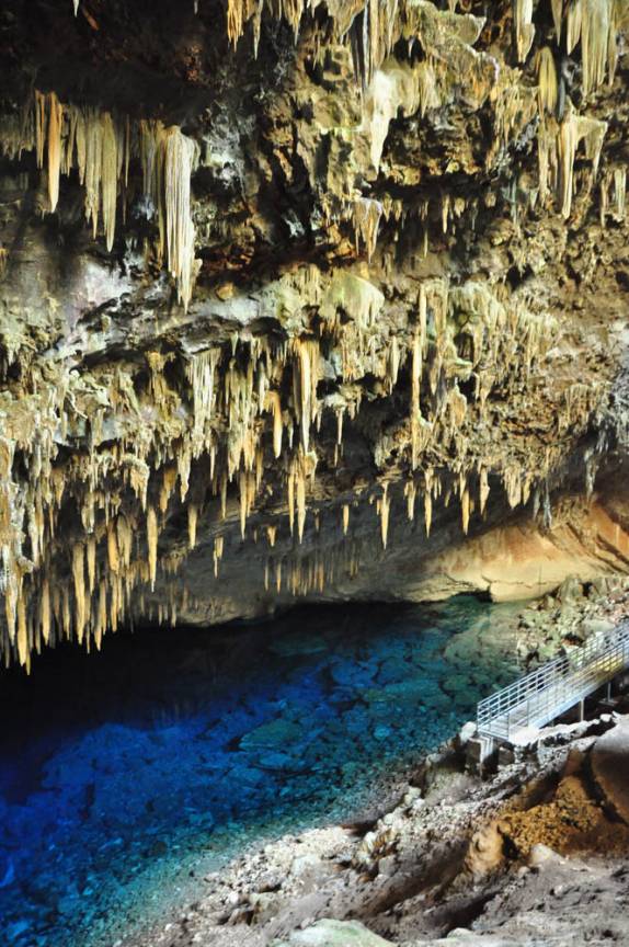 A incrível beleza da Gruta Azul, em Bonito, no Mato Grosso do Sul